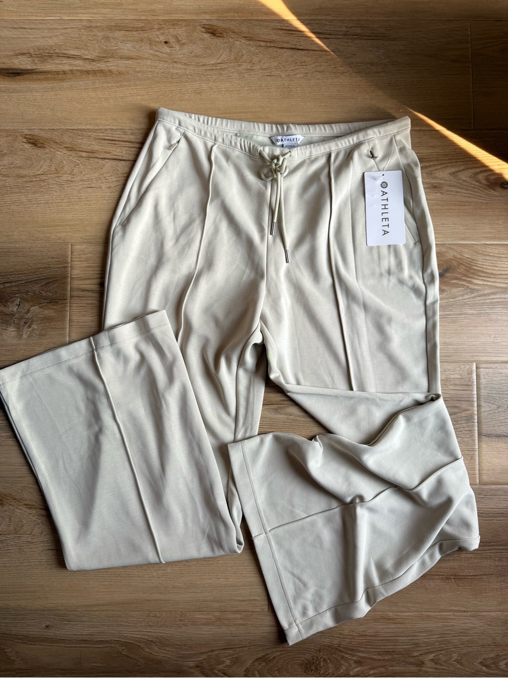 Athleta SeaSoft Pintuck Pant Cream Wide-Leg Drawstring Pants NWT - Picture 4 of 14